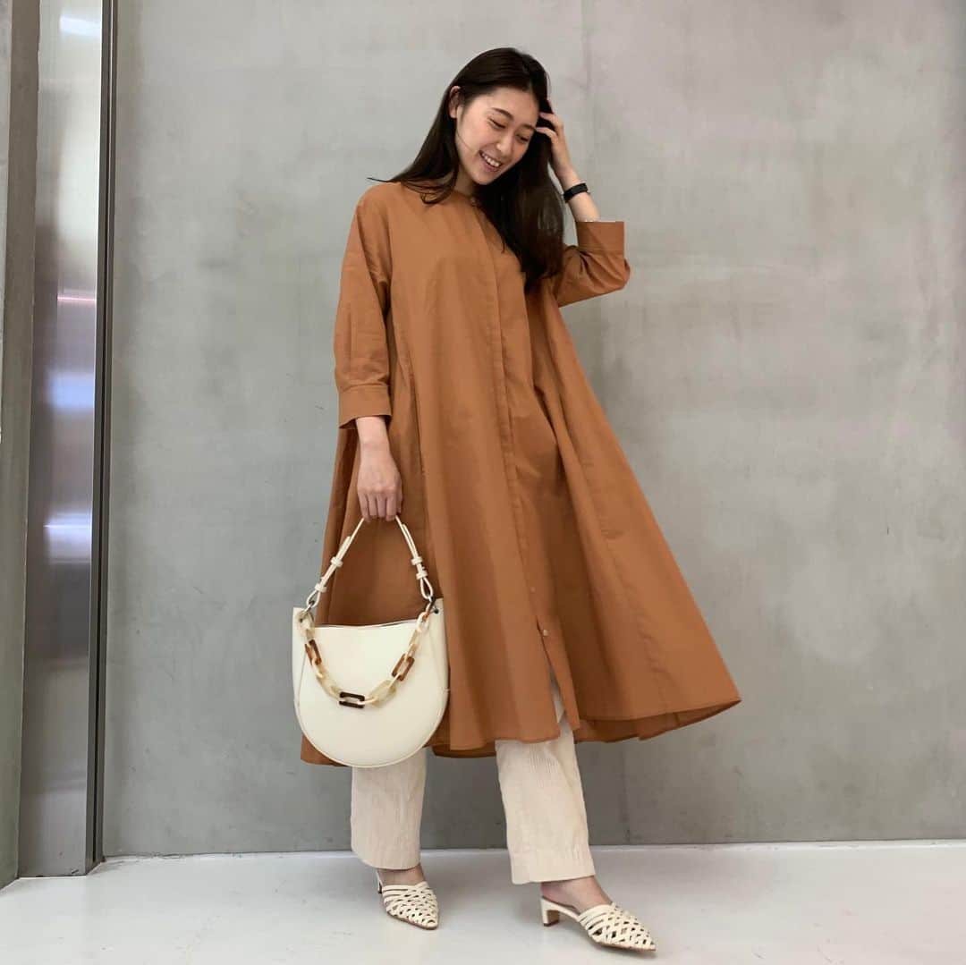豊森ちはやのインスタグラム：「﻿ 〰️ LADY MADE  POPUP SHOP 〰️﻿ ﻿ @ladymade_official のPOP UPへ ◡̈﻿ ﻿ 淡いカラーのアイテムも可愛かったけど、﻿ 今回はあえて深いオレンジにチャレンジしてみました🍊﻿ ﻿ どうだろう？﻿ ﻿ ﻿ 〈 2/27−4/15 📍新宿ルミネ2 2F 〉﻿ ﻿ #ladymade﻿ #ladymade_official﻿ ﻿」