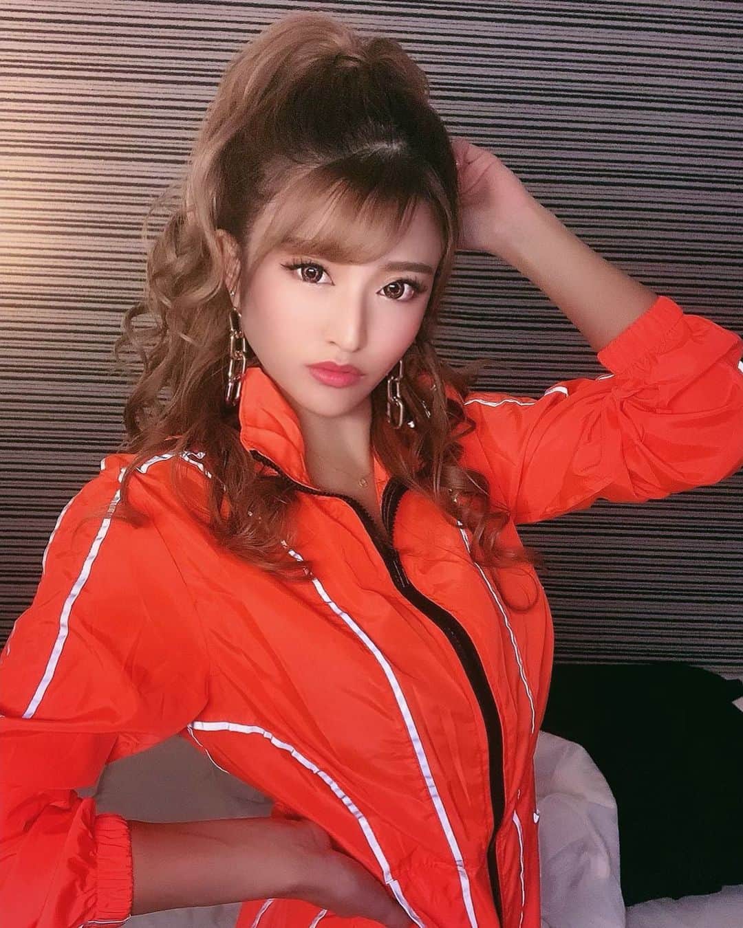 鈴木まりなのインスタグラム：「🌈💛🌈🧡🌈💖   Reflector💥 @102youhinten  Hair color👩🏽‍🦰 @jun.a313     #dj #girlsdj #femaledj #asiandj #Japanesedj #djlife #djingismylife #djinglife #djlifestyle」