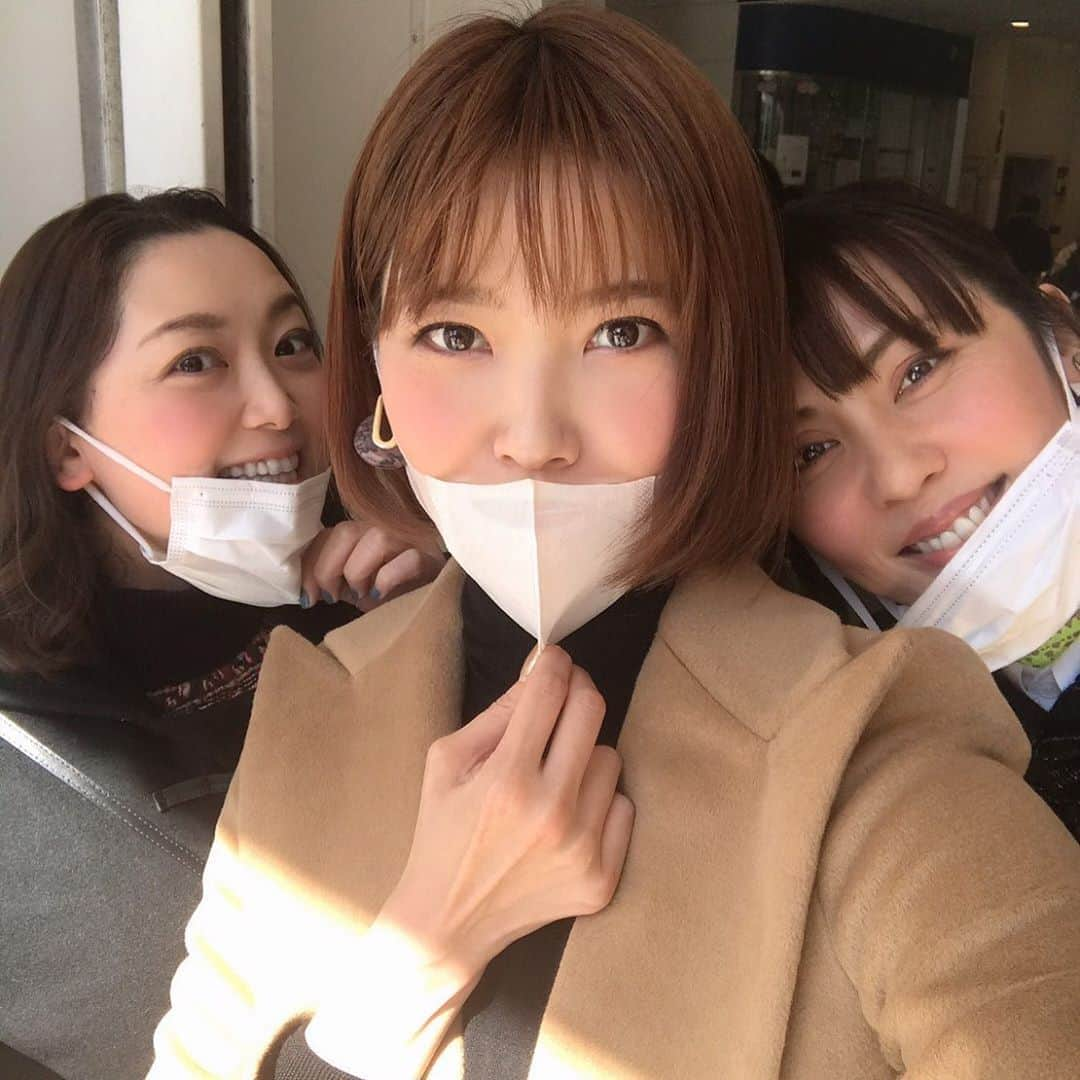 緒月遠麻さんのインスタグラム写真 - (緒月遠麻Instagram)「☺︎ 昼に会えないなら 朝会う😋‼️ #十碧れいや #花陽みく #緒月遠麻 #終わらない世界 #朝活カフェ  #近況報告会  たのし♡」2月28日 23時12分 - toma_ozuki