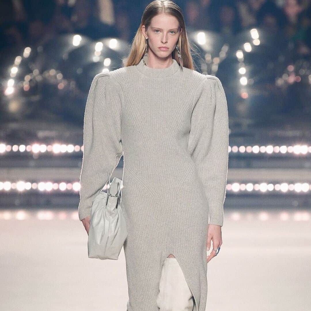 アビー・チャンピオンのインスタグラム：「I’ve always wanted to walk this show @isabelmarant 🤍 many thanks to everyone on this team @sagliogeraldine @noah_shelley_casting」