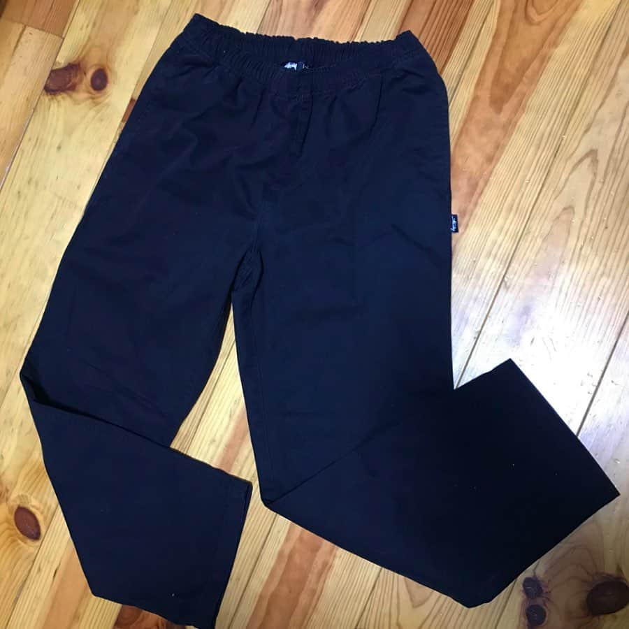 宇野薫のインスタグラム：「STUSSYのBEACH PANTに ちょっと前のONE STARのベロクロ  #宇野薫のテーマがありすぎコーディネート #宇野薫 #stussy #stussyjapan #stussyeyegear #converseonestar #stancesocks #unokicks」