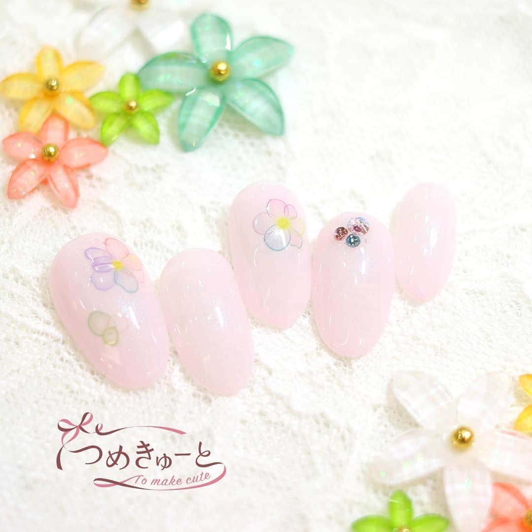 のインスタグラム：「❀✿春ネイル✿❀Spring nails 2020  春デザイン｜Mar. 1～May.31 No.244 税抜価格 3,000円（税込価格3,300円）  ご予約はこちらへ→www.tomakecute.com  #つめきゅーと #春ネイル  #ネイル #ねいる #ネイルアート #ネイルサロン #津田沼 #稲毛 #新浦安 #成田 #川口前川 #Springnails #nailart #nail salon #speedy #gel nails #美甲 #光療指甲 #フラワーネイル」