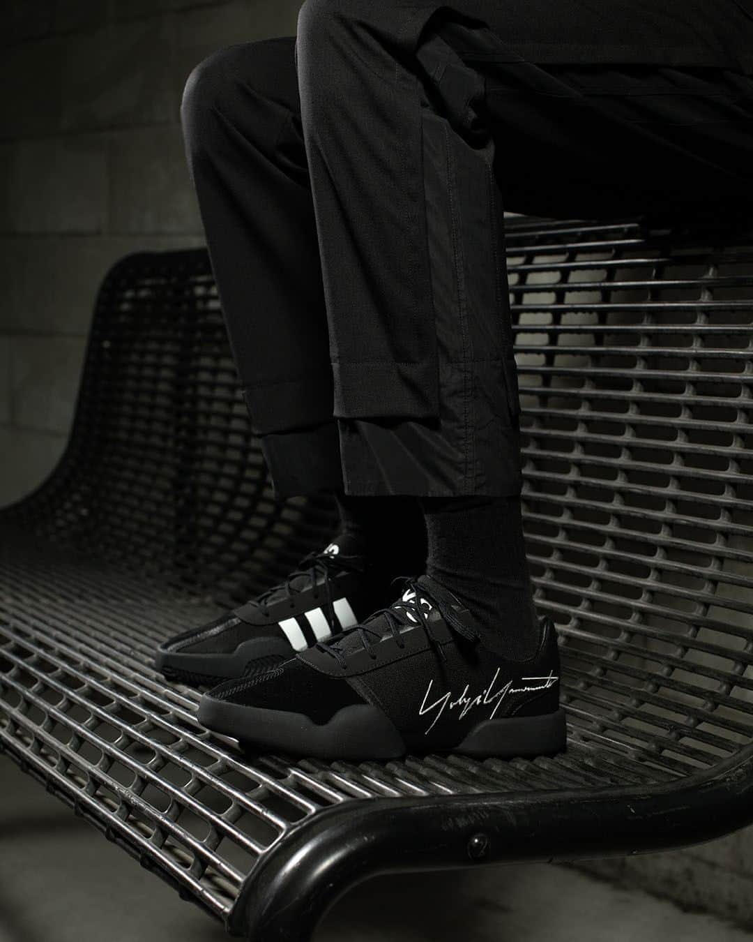 ワイスリーさんのインスタグラム写真 - (ワイスリーInstagram)「Y-3 YUNU. Y-3 Spring/Summer 2020. --- #adidas #Y3 #YohjiYamamoto Discover the collection at adidas.com/y-3」2月29日 0時00分 - adidasy3