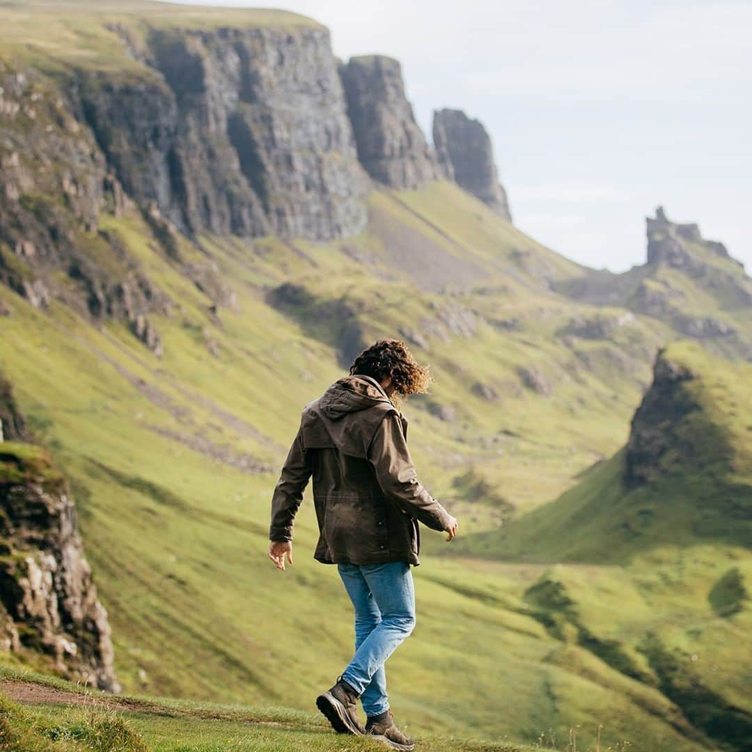 のインスタグラム：「Built for the elements, our Bushman Jacket in the Scottish Highlands with @lostboardshorts⁠ ⁠」
