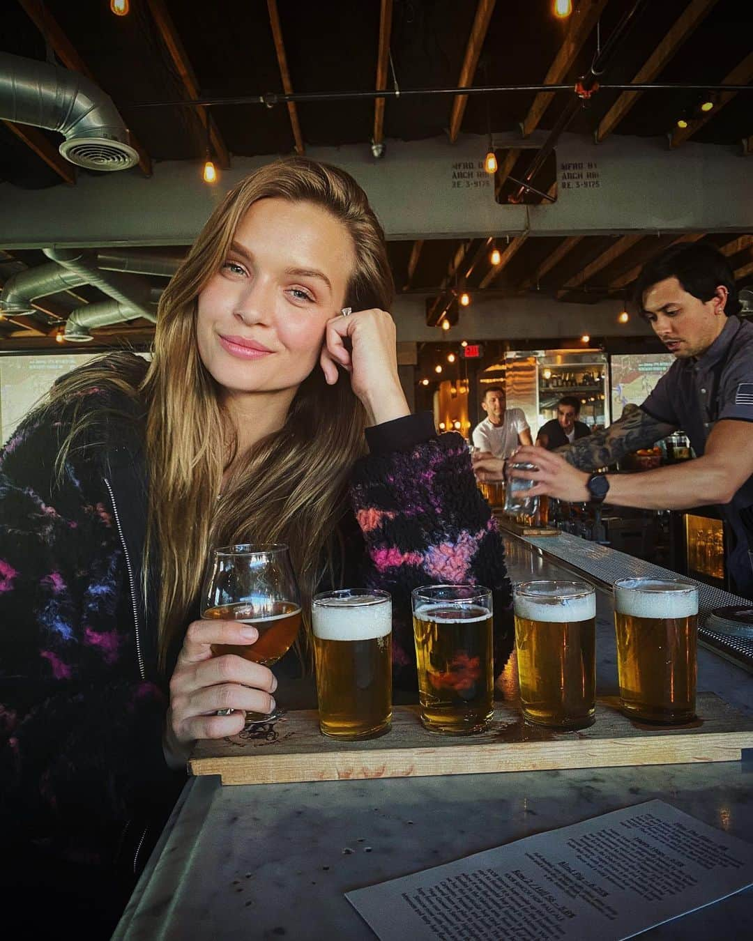 ジョセフィン・スクリヴァーさんのインスタグラム写真 - (ジョセフィン・スクリヴァーInstagram)「finally got to taste Pliny the Younger 🍺🍺🍺 #russianriverbrewing」2月29日 1時59分 - josephineskriver