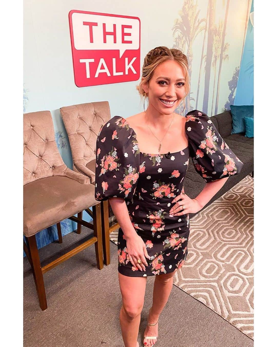 ヒラリー・ダフさんのインスタグラム写真 - (ヒラリー・ダフInstagram)「You should tune into @TheTalkCBS (1pm PT/2pm ET) today!  I am so excited to be announcing a special month long challenge, for something I’m really passionate about.  All through March, for every product purchased through VeedaUSA.com, we will match it  with an equal donation to a woman in need...Period Poverty here in the US is unfortunately very real and every woman and girl should have the RIGHT to natural fem care 💪🏻 Plus! 10% off with code VEEDAGIVES 😉」2月29日 2時00分 - hilaryduff