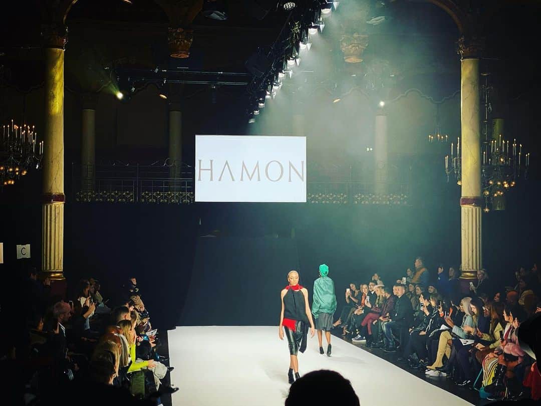 廣瀬規子のインスタグラム：「HAMON 2020 A/W @ Paris collection ・ 200年の時を刻んだ素晴らしい会場で無事に終了することが出来ました。 ・ BACK STAGEは予想通り？と言いましょうか。やはり突然のハプニングなどありながら、本番が始まると本当にあっという間の素晴らしい時間でした。 ・ ・ 経験は宝物。改めて。 ・ ・ @ripple_yohinten くみこさん、そしてコレクションに関わった皆さま。お疲れ様でございました👏👏👏👏👏 ・ ちなみに、今回のコレクションですが、　@horizon_labo 響くんもいくつかのデザインを担当。 そして音楽は　@tohiruha_nowai ハルヒトさん。 最後の動画で聞こえてきますが、ハヅキくん、ミズキくんがお歌を歌っています👏👏👏👏👏 ・ ・ ・ #hamonclothes  #hamonomotesando  #paris #pariscollection  #fashion #hamoninparis」