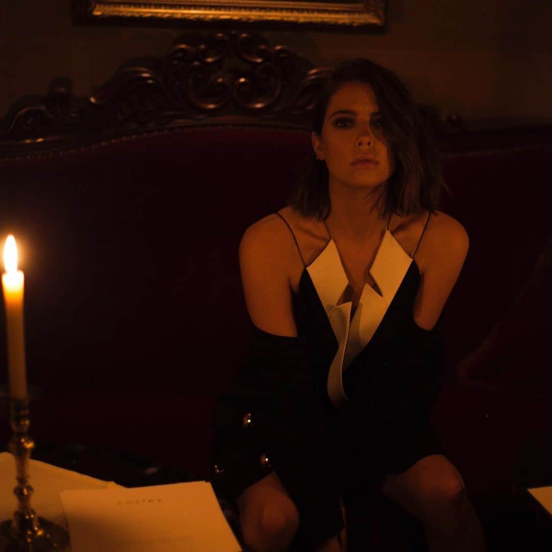 アシュレイ・ベンソンのインスタグラム：「Apres Balmain by candlelight 📸 @actuallynicholas」