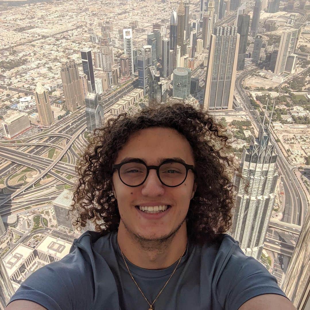 Kwebbelkopさんのインスタグラム写真 - (KwebbelkopInstagram)「Flashback to my trip to Dubai. It might not look like it in this picture but I was 💩 my pants because we were on the 240th floor!」2月29日 2時07分 - kwebbelkop