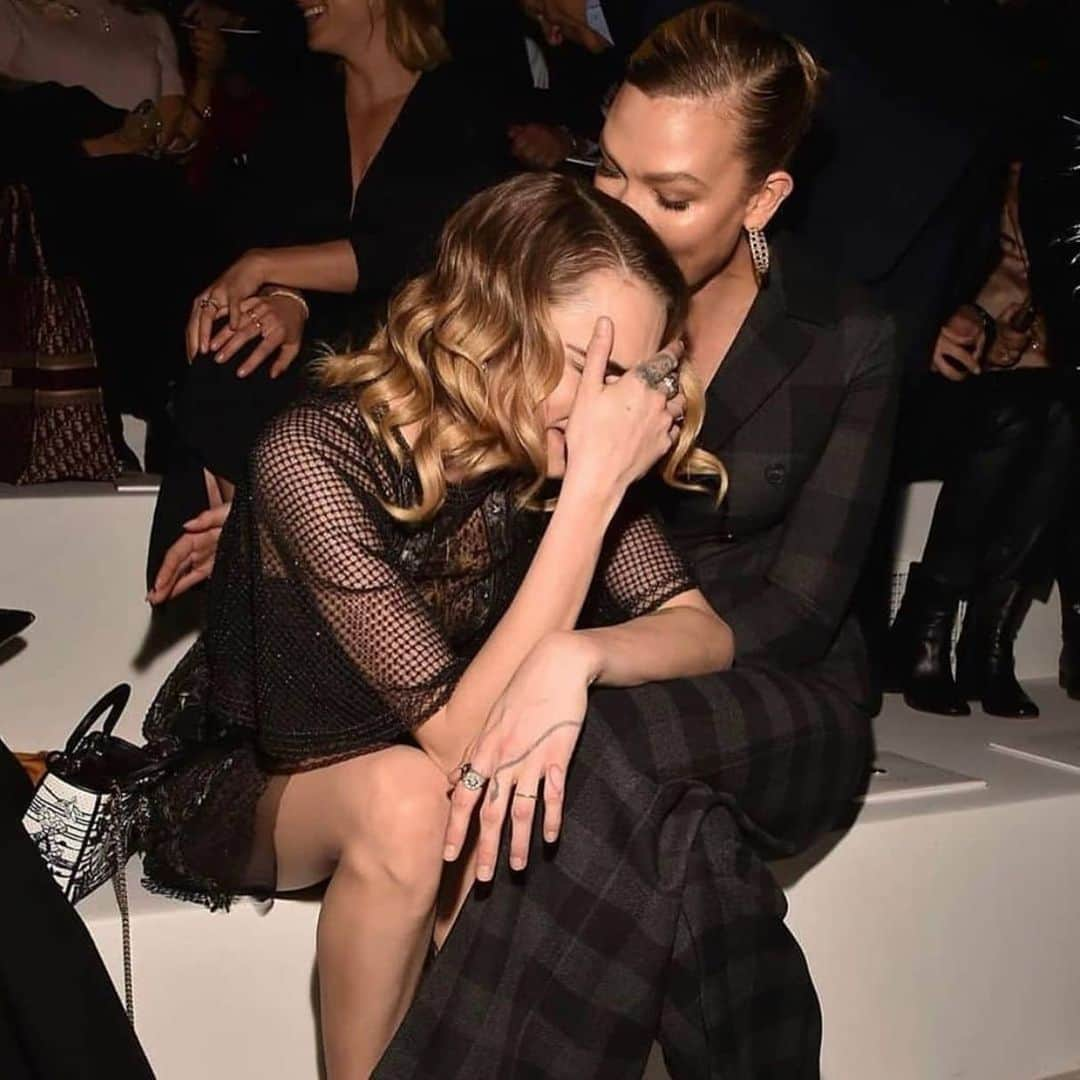 カーラ・デルヴィーニュさんのインスタグラム写真 - (カーラ・デルヴィーニュInstagram)「...and I love being your little Leo monkey @karliekloss !! Always the best time with you.」2月29日 2時24分 - caradelevingne