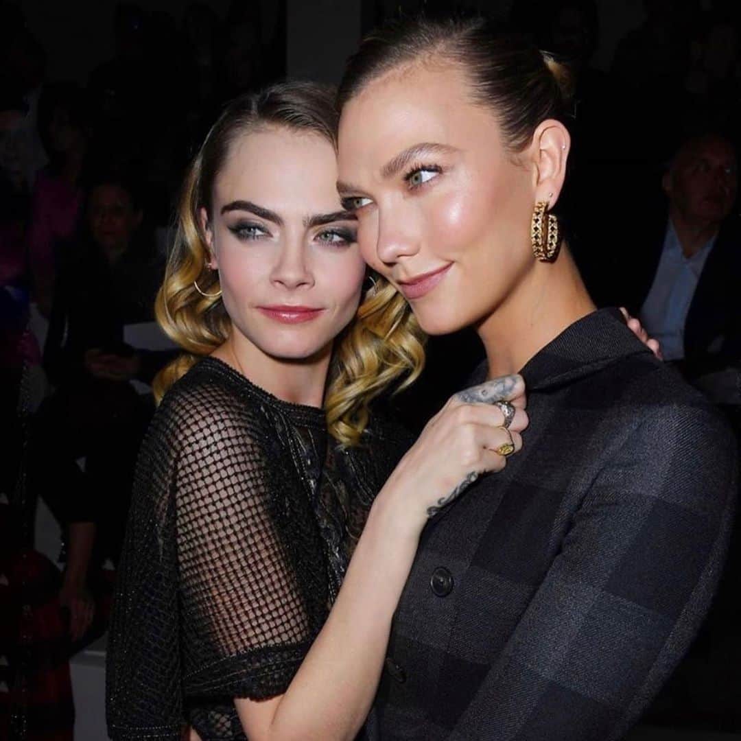 カーラ・デルヴィーニュのインスタグラム：「...and I love being your little Leo monkey @karliekloss !! Always the best time with you.」