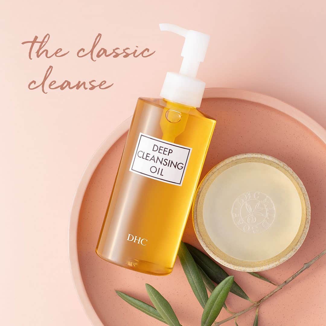 DHC Skincareさんのインスタグラム写真 - (DHC SkincareInstagram)「The most essential skincare step: the #DoubleCleanse ✨ Whether you rock the no-frills, no-makeup look or layer on an intricate cosmetic masterpiece, you’ll find that simply nothing else deep cleans your skin quite as well.  Find your Double Cleanse at DHCcare.com ☝️ #DHCisJBeauty」2月29日 2時31分 - dhcskincare