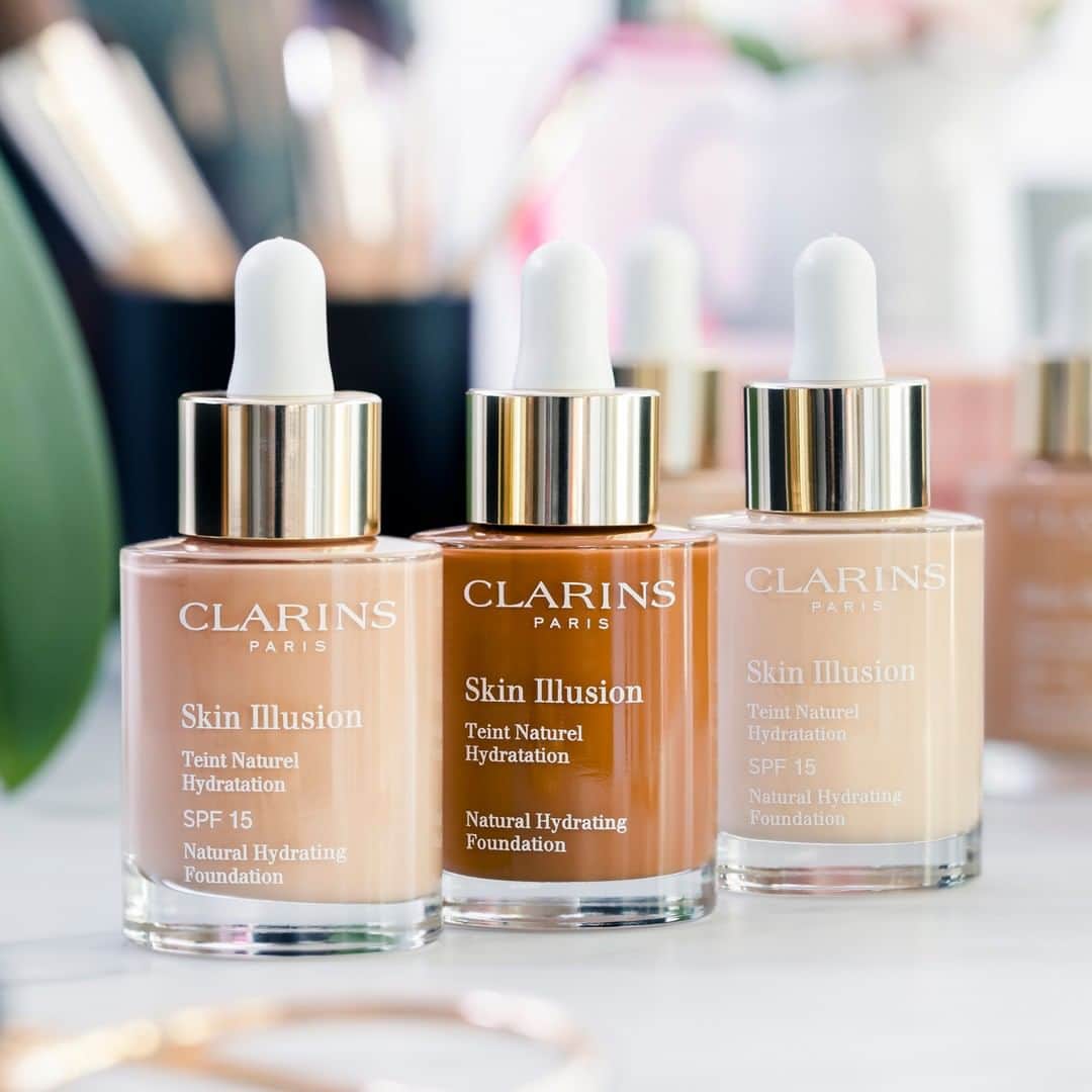 ClarinsUKさんのインスタグラム写真 - (ClarinsUKInstagram)「Looking forward to warmer days and lighter make-up? Our Skin Illusion foundation gives you immediate freshness and a beautiful glow, without masking your skin’s natural beauty 🌿 . #Clarins #SkinIllusion #Foundation #GlowingComplexion #BarelyThere」2月29日 3時02分 - clarinsuk