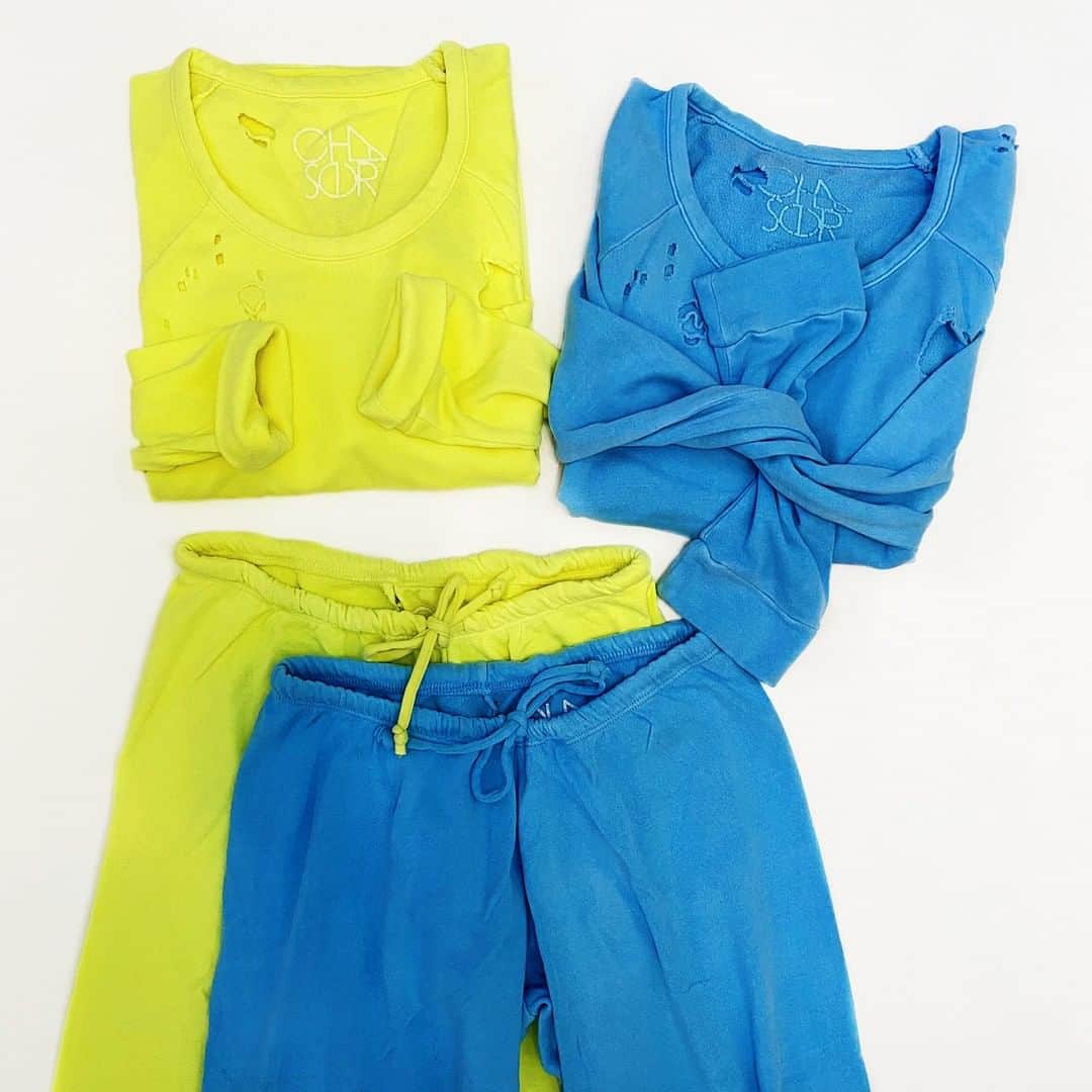 チェイサーさんのインスタグラム写真 - (チェイサーInstagram)「neon sets to mix & match💙💛 #chaserbrand #sweatset #matchingset #mixandmatch #pajamas #neons #cordsets #casualstyle #womenstyle #neonblue #neonyellow」2月29日 3時02分 - chaserbrand