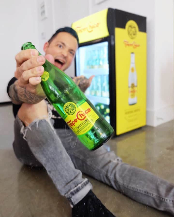 ニック・マーティンのインスタグラム：「Dreams do come true, kids ✌🏽 Much love to the amazing folks at @topochicousa for delivering this fridge & keeping our house fully stocked! For real.. Thank you. I drink an insane amount of water everyday & now I enjoy it just a little bit more grabbing cold @topochicousa’s all day long. I’ve been hooked on the Twist of Lime flavor lately 💦🤘🏽🤪 Again, thank you so much @topochicousa. We love you guys ❤️ Now, who wants to come over & have one w/us? 🎉 #TopoChico #Friday #Water」