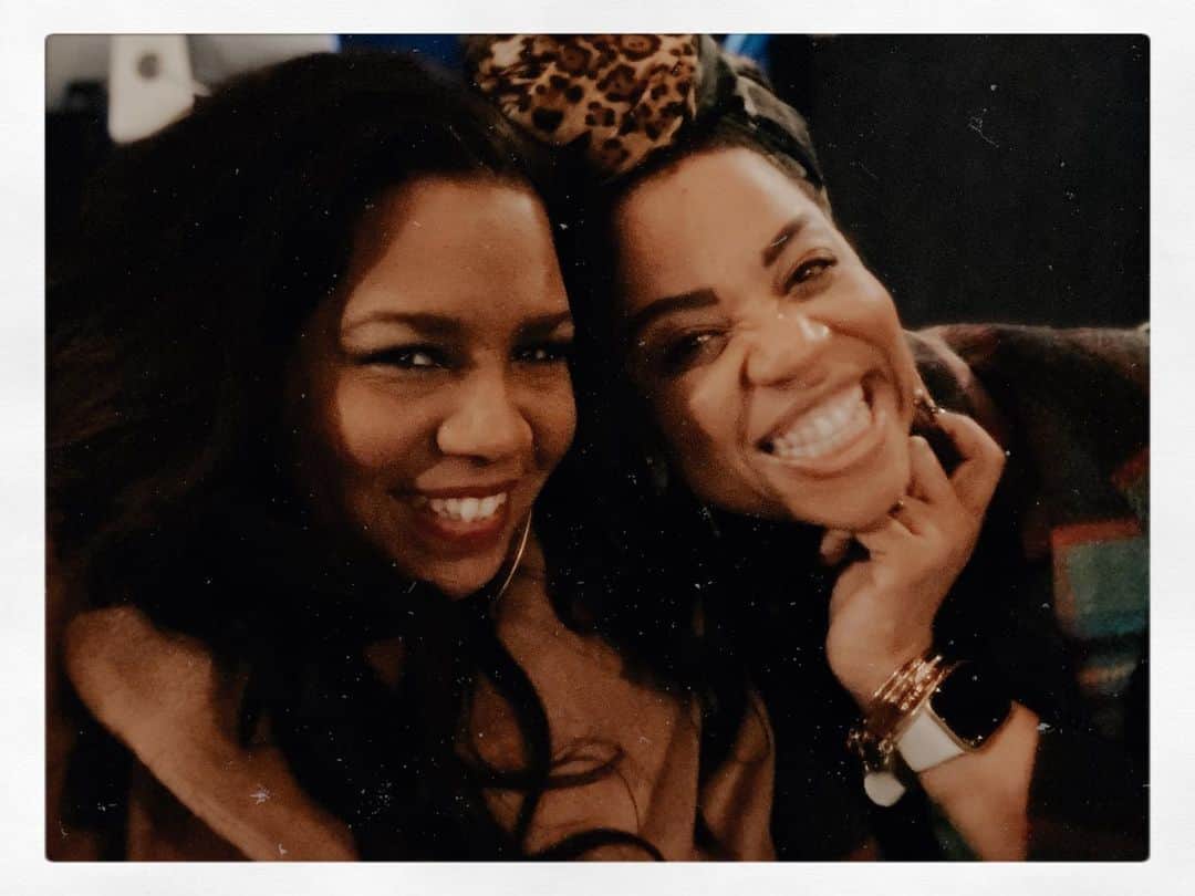 のインスタグラム：「BEST FRIEND/THERAPIST... TAG your BESTIE who also WALKS you THROUGH  the times when you can’t even THINK STRAIGHT...⚡️🧡😜 • • • #bestfriendsforever #bestfriendtherapy  #theeverygirl #independentwomen  #sisterhood #womenwithsoul」