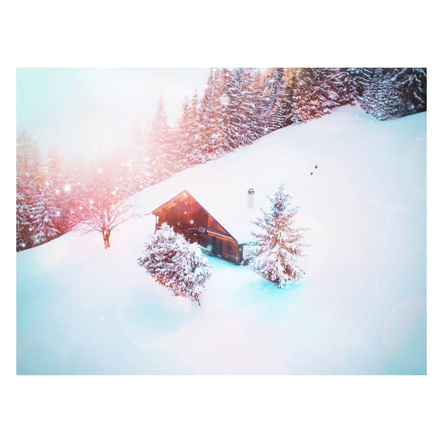 高橋ヨーコさんのインスタグラム写真 - (高橋ヨーコInstagram)「スイス🇨🇭アルプスのおかげで良い雪景色にたくさん出会えた2月だった。﻿ 冬も終わろうとしているけれど、こんな雪景色がまた来冬もどうか見られますように。﻿ So grateful I got to see the beautiful scenery with the amazing people. Hoping that all we can come back 🇨🇭 soon.﻿ Thanks to @myswitzerland  @andermatt_swiss_alps @interlaken @swisstravelsystem @flyswiss﻿ and the team! ﻿ ﻿ ﻿ #swisstravelsystem﻿ #inLOVEwithSWITZERLAND﻿ #beautifuldestination﻿ #whiteland﻿ #travelphoto﻿ #mytravelswiss﻿ #Andermatt﻿ #interlaken﻿ #snowmountain﻿ #snowlovers﻿ #sponsored﻿ ﻿」2月29日 14時15分 - yoko1970