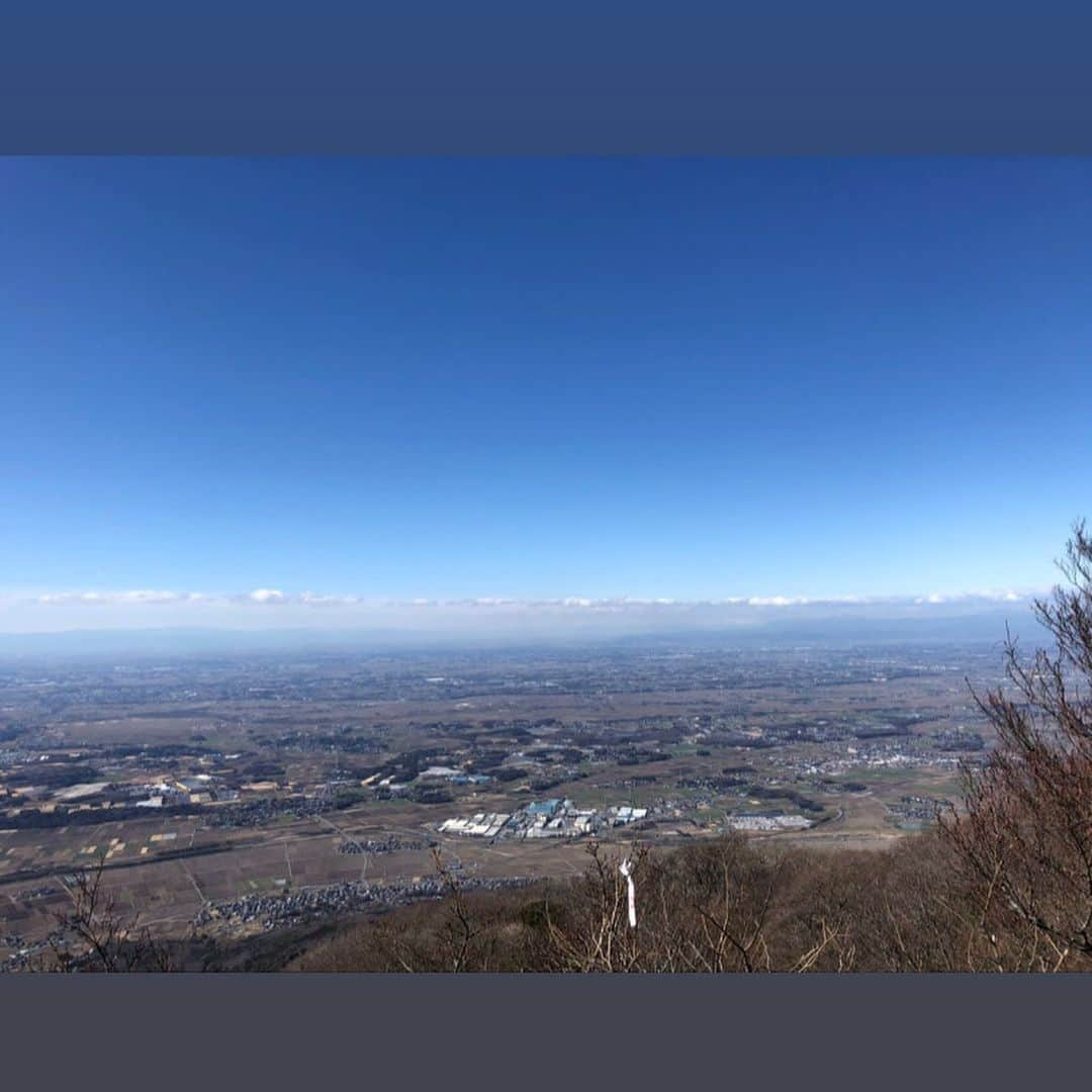 素根輝さんのインスタグラム写真 - (素根輝Instagram)「今回も、沢山の方々に協力して頂き、お世話になり、いい稽古が出来ました。有難うございました。  初めての筑波山。 久留米の高良山も十分きついけど、 その何倍もきつかったな〜。 達成感🙆‍♀️🙆‍♀️🙆‍♀️ 日頃から支えて下さる方々、応援して下さる方々に感謝して、頑張ります。  #感謝  #1枚目 #なんでモデル気分でおっとね〜」2月29日 14時27分 - akira.sone