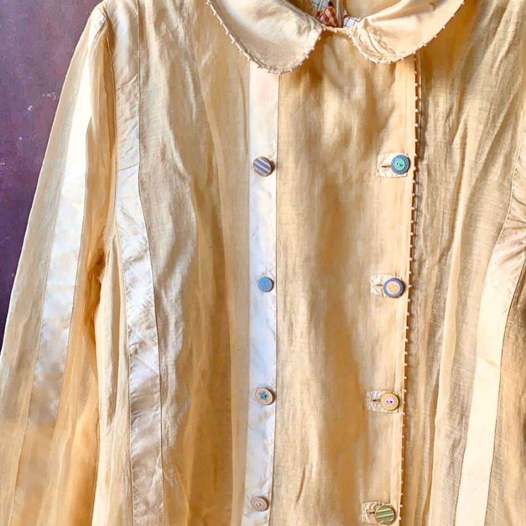 H.P.DECOさんのインスタグラム写真 - (H.P.DECOInstagram)「【NEW ARRIVAL】 インド発のアパレルブランド"pero(ペロ)"の新しいコレクションが入荷いたしました。 草花の香り立つ春を思わせる、淡いパステルカラーのお洋服が沢山揃っています。 インドの素晴らしいクチュール技術を元に生まれたファンタジックな服を身に纏って、心弾ませませんか。  H.P.DECOでは店頭通販を承っております。詳細画像をご覧になりたい方や、ご購入をご希望の方はお気軽にお電話やメールでお問い合わせくださいませ。  #ilovepero #pero #india  #fashion #hpdeco #hpdecoaosando #spring」2月29日 14時42分 - atelier_ma_vie