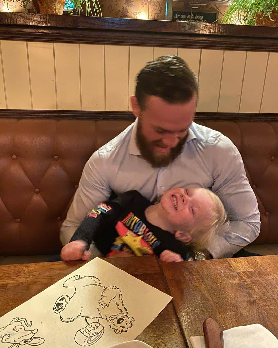 コナー・マクレガーさんのインスタグラム写真 - (コナー・マクレガーInstagram)「Family dinner ❤️」2月29日 6時21分 - thenotoriousmma