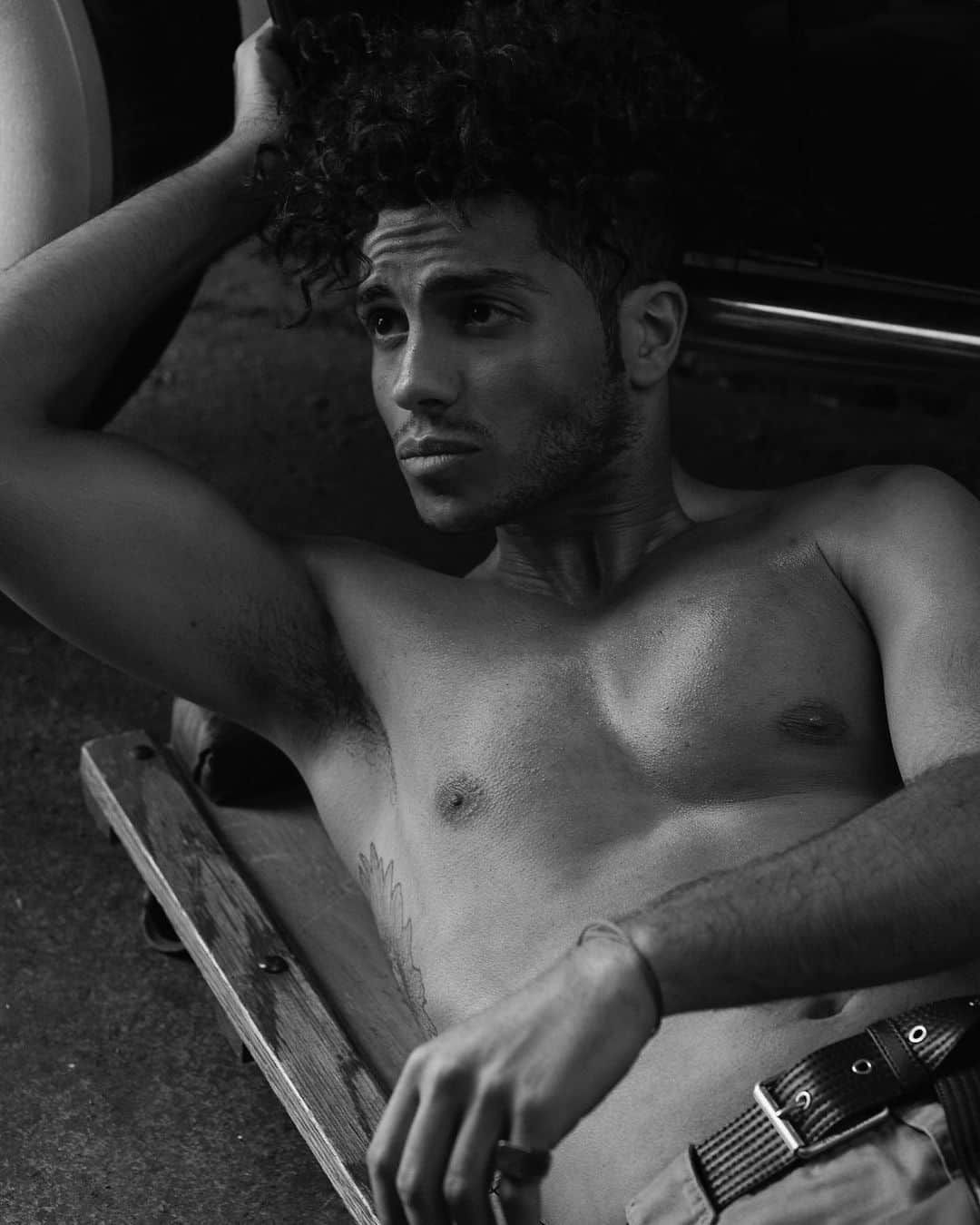 メナ・マスードのインスタグラム：「Outtake x 3 📷: @alexilubomirski」