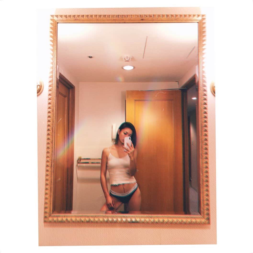 谷口紗耶香さんのインスタグラム写真 - (谷口紗耶香Instagram)「good morning🧖‍♀️ ・ 6ヶ月ごろをめどに、母乳をやめたんだけど、 あんなに邪魔だったおっぱいが 板になっちゃったよ。笑💕🤣 ・ いっぱい飲んでくれてありがと🤘🏽 育乳しなきゃ🤪」2月29日 8時26分 - saayaamam
