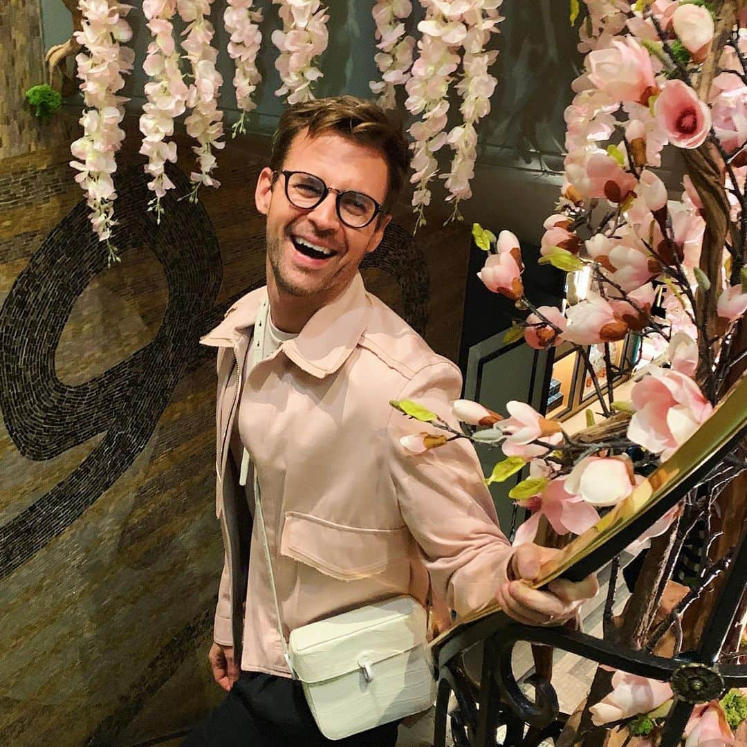 ブラッド・ゴレスキーさんのインスタグラム写真 - (ブラッド・ゴレスキーInstagram)「Gay Paree!! 🌸🌸」2月29日 9時07分 - bradgoreski