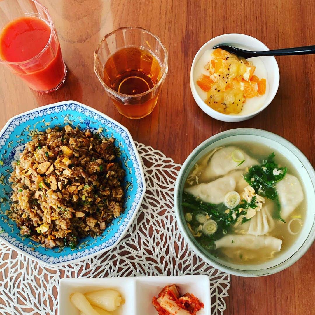 のインスタグラム：「#兵庫県たつの市新宮町  #肉の山喜 #旨塩焼豚 #黒ニンニク炒飯 #宮崎県 #黒兵衛のスープ餃子 #超超超超超劇劇劇劇劇うままままままし」