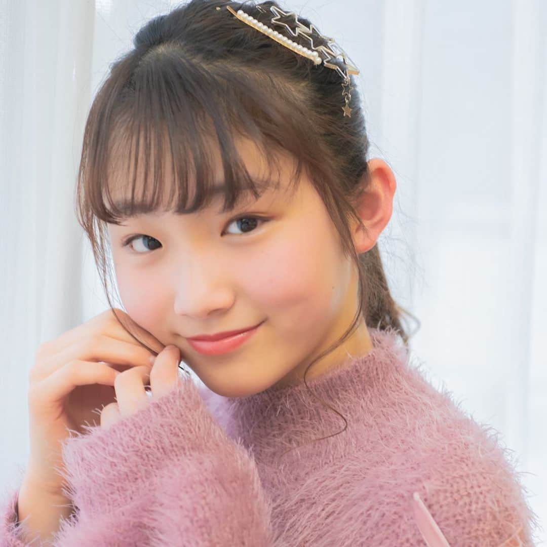 ニコ☆プチのインスタグラム：「﻿ 合宿セルフヘアメイク第二弾！﻿ ﻿ ①ココの今っぽモテここメイク﻿ ②ミサキのカジュアルガーリーメイク﻿ ③マリアのスポーティーグリッターメイク﻿ ④ナオのナチュラルガーリーメイク﻿ ⑤アヤナのカジュアルガーリーメイク﻿ ﻿ ﻿ #ニコプチ﻿ #セルフメイク﻿ #井口虹姫﻿ #入江美沙希﻿ #浦田聖愛﻿ #大里菜桜﻿ #葛西杏也菜」