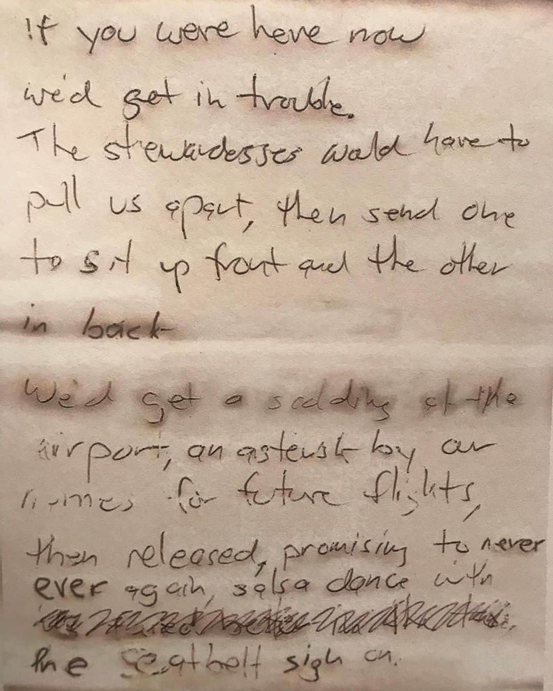 ブリアナ・ホリーのインスタグラム：「hey, write them a letter xo」