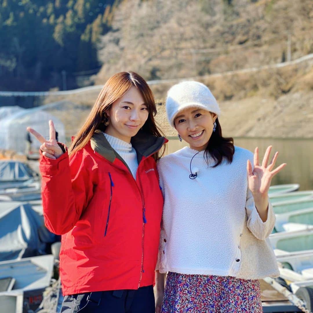 のインスタグラム：「✔︎﻿ あす3月1日の朝は釣りたガール！﻿ ﻿ 兵庫県・生野銀山湖でのワカサギ釣りです🎣﻿ ﻿ ここのワカサギはとにかく大きい事で有名で😻﻿ ﻿ ワカサギ釣り専門番組のナビゲーターを務める﻿ ﻿ 佐久田瑠美ちゃんと2人で、冬の1日を満喫してきました。﻿ ﻿ 順調に釣る瑠美ちゃんに対し、ムラニシには新たな呼び名が…？！🤣﻿ ﻿ いつになくマッタリとした釣りになりましたので﻿ ﻿ 日曜の朝にマッタリ観ていただけると嬉しいです❣️﻿ ﻿ 釣りたガール！は3/1(日)朝6:30〜﻿ ﻿ カンテレで放送です📺﻿ ﻿ ﻿ ﻿ #ワカサギ釣り﻿ #生野銀山﻿ #湖﻿ #兵庫県﻿ #兵庫観光﻿ #ボート﻿ #湖畔﻿ #バスフィッシング ﻿ #釣り﻿ #釣りたガール﻿ #釣り女子﻿ #釣りガール ﻿ #釣り好きな人と繋がりたい ﻿ #それでも釣りにいく﻿ #佐久田瑠美 ちゃん﻿ #カンテレ﻿ #釣りビジョン﻿ #村西利恵」