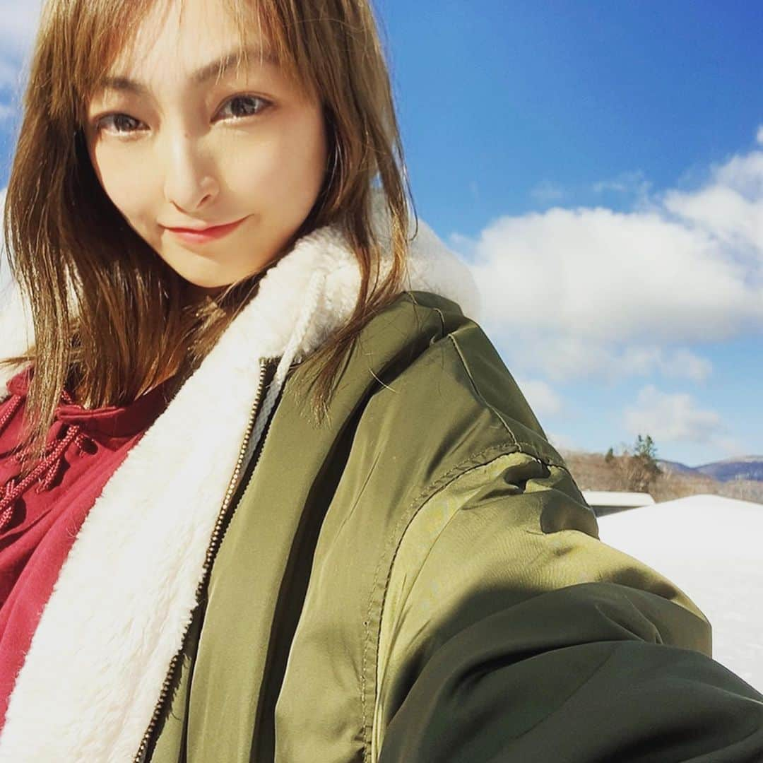 琴乃のインスタグラム：「SAPPORO ★  #snowboarding #sapporo #selfie #selca #koreangirl #trip #travel #travelgram #먹스타그램 #삿포로 #여행스타그램 #옇행 #셀카 #셀스타그램 #스노우보드 #스노보드 #스노우 #삿포로여행 #삿포로맛집」