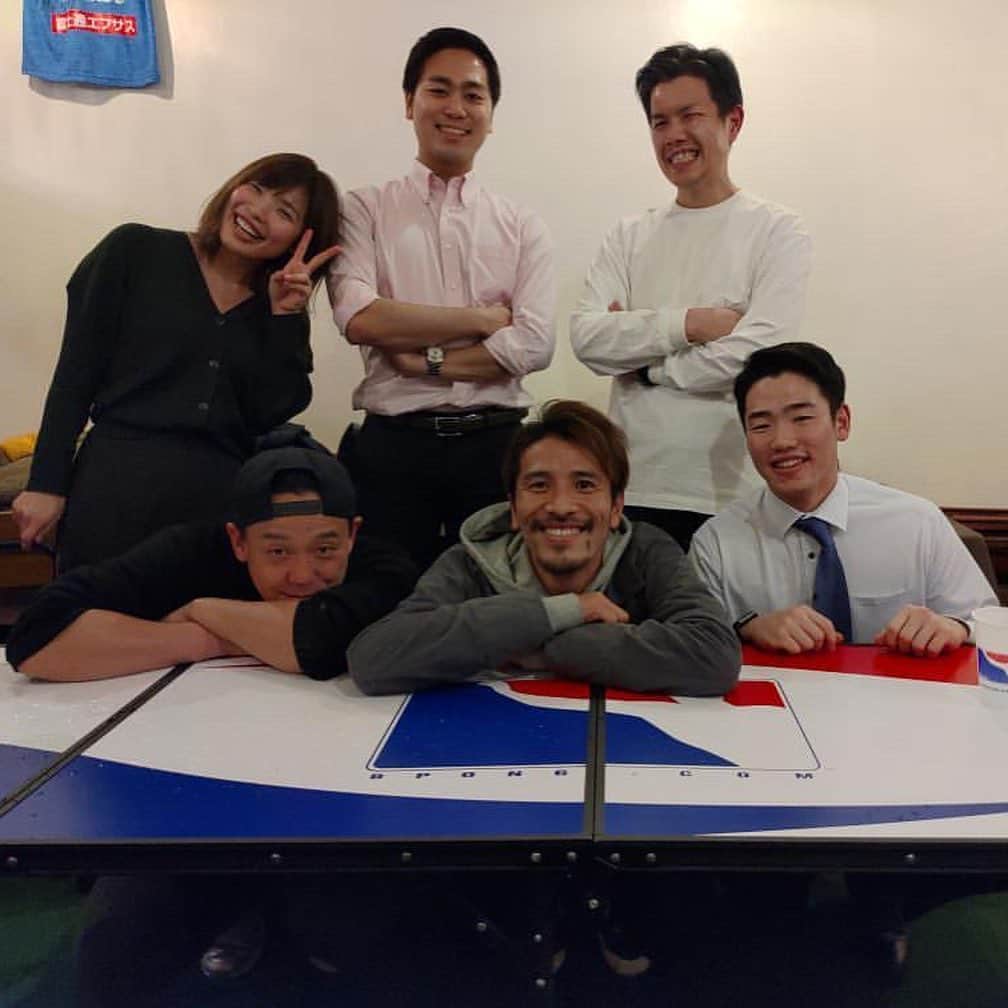 のインスタグラム：「初ビアポン！﻿ ﻿ ルールも簡単でシンプルだし面白いし、みんなで楽しめる！！﻿ ﻿ しかも彼女、なんとビアポン日本代表！笑﻿ ﻿ サッカーでは日本代表になれなかったから、ビアポンで日本代表目指そうかな？笑﻿ ﻿ まずは甲府でビアポン仲間作らなきゃ！﻿ ﻿ 注)ちなみにお酒は賭けてないので安心して下さい！笑﻿ ﻿ #小椋祥平﻿ #柴田優﻿ #ビアポン﻿ #beerpong﻿」