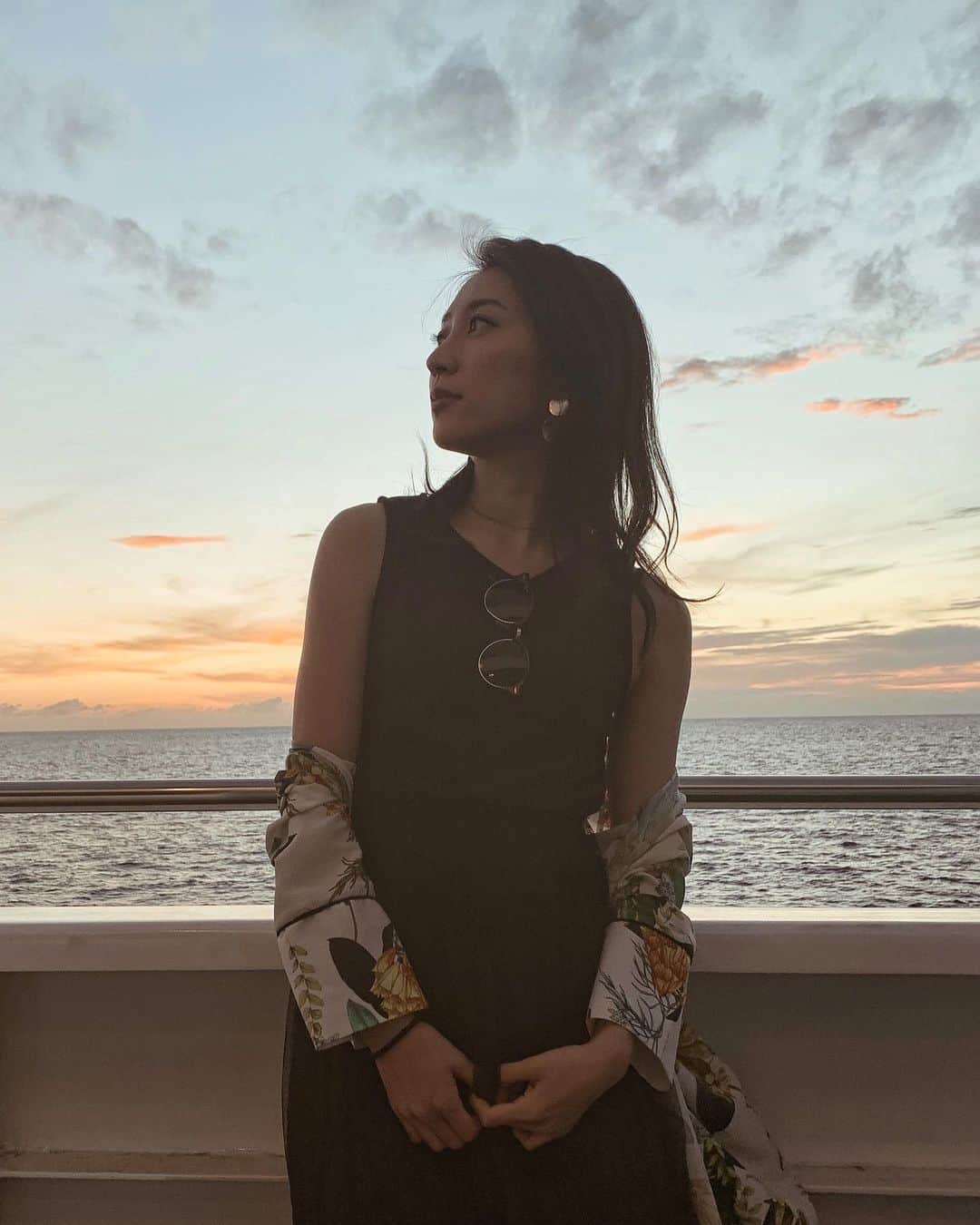のインスタグラム：「次いつHawaiiいこう☺️ #mood #sunset #hawaii」