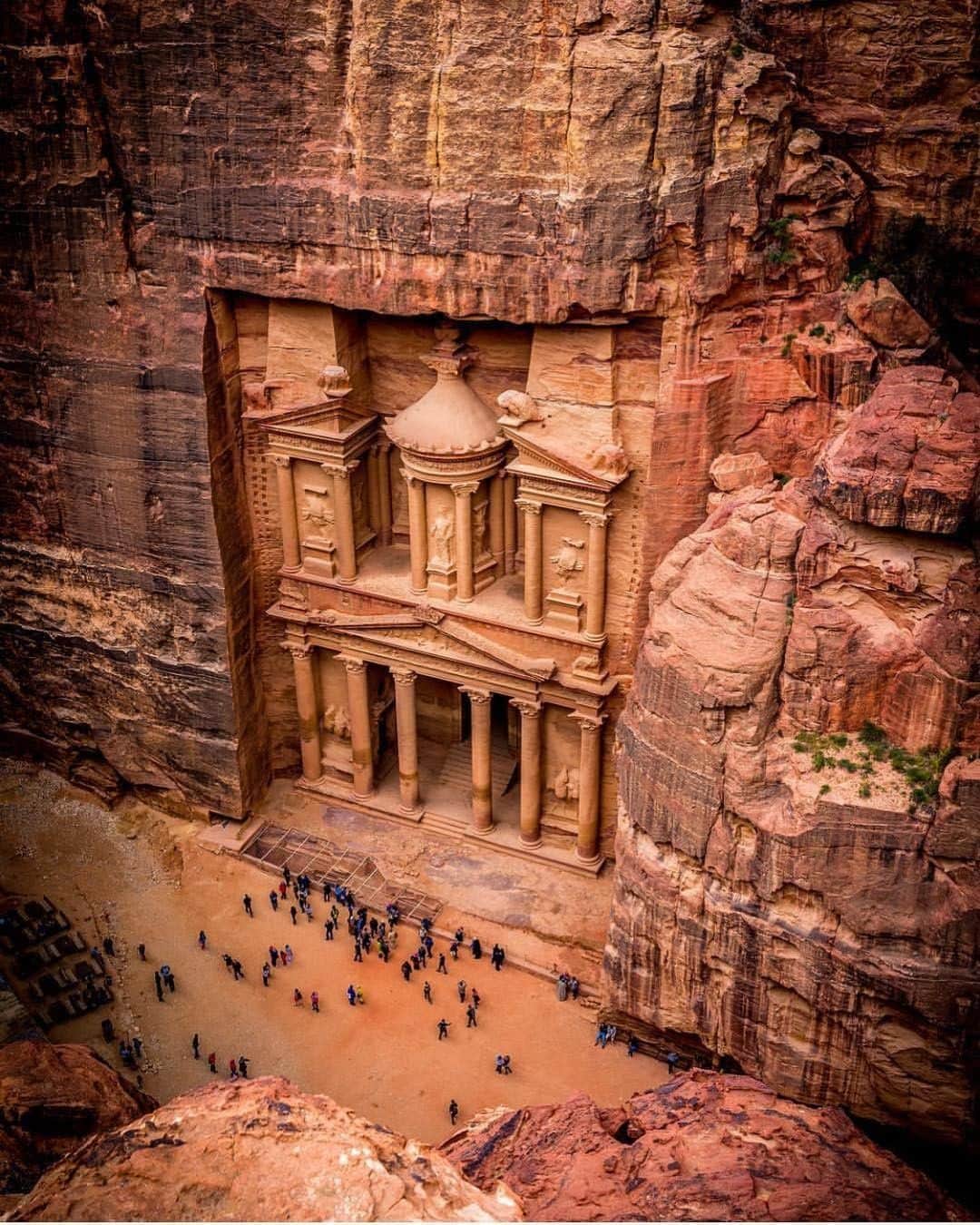 BEAUTIFUL DESTINATIONSさんのインスタグラム写真 - (BEAUTIFUL DESTINATIONSInstagram)「Have you been to this famous historical site in Jordan? ✨Dating to around 300 B.C., Petra was the capital of the Nabatean Kingdom. Perhaps its most famous structure is 45m-high Al Khazneh, a temple with an ornate, Greek-style facade, and known as The Treasury. Tag friend who would love to visit this iconic spot! (📸: @coryschadt 📍: Petra, Jordan)」2月29日 13時01分 - beautifuldestinations