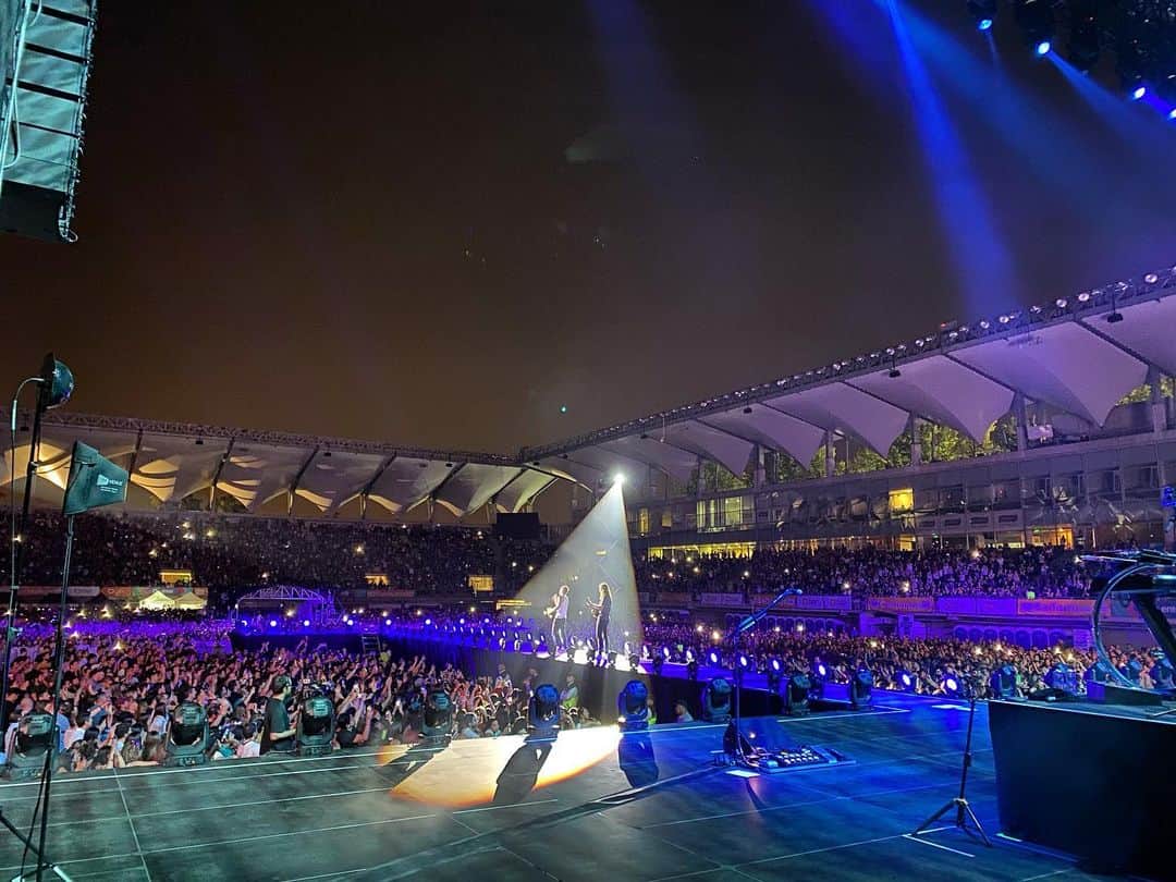 ジェシー・カーマイケルのインスタグラム：「Gracias Chile 🇨🇱... ¡Te Anamos! ✌️❤️🙌」
