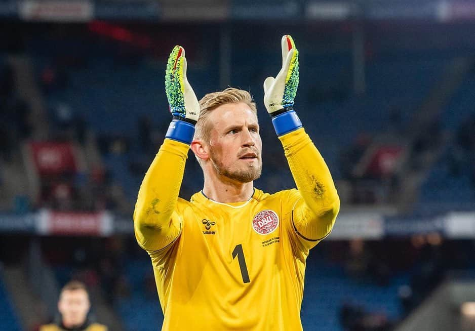 カスパー・シュマイケルさんのインスタグラム写真 - (カスパー・シュマイケルInstagram)「I’m so proud to receive the male footballer of the year award in Denmark. Last night wasn’t quite the way I wanted to celebrate this. The fact that you fans voted for me makes this even more special. I would like to take this opportunity to say thank you for your incredible support. I can’t wait to take on the Euros in Copenhagen with all of you in the summer 🇩🇰」2月29日 23時07分 - kasperschmeichel