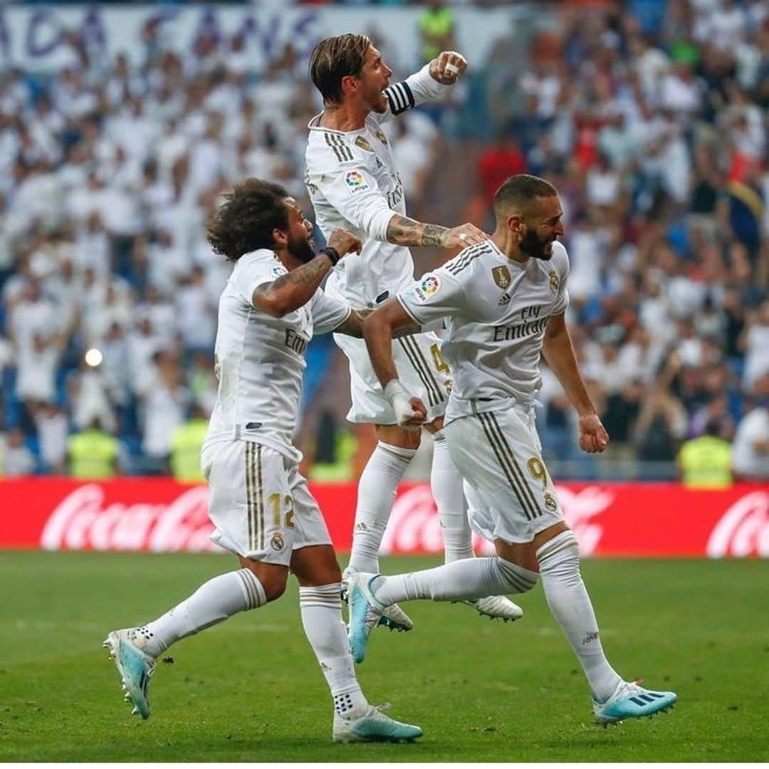 カリム・ベンゼマさんのインスタグラム写真 - (カリム・ベンゼマInstagram)「Confidence ⚔️🔥⚽️ #halamadrid」2月29日 23時00分 - karimbenzema