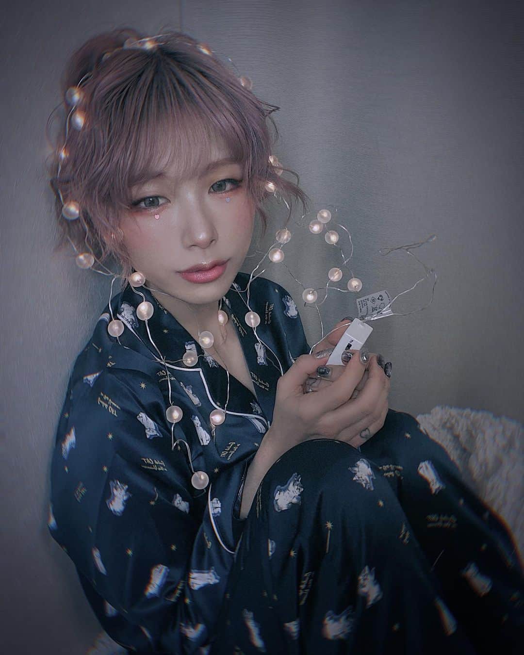病夢やみいのインスタグラム：「明日、久しぶりのライブ。皆さんに会えるのを楽しみにしています☁️☁️☁️いつもよりしっかーり気を付けていつもの5億倍楽しもう。おやすやみい🌙」
