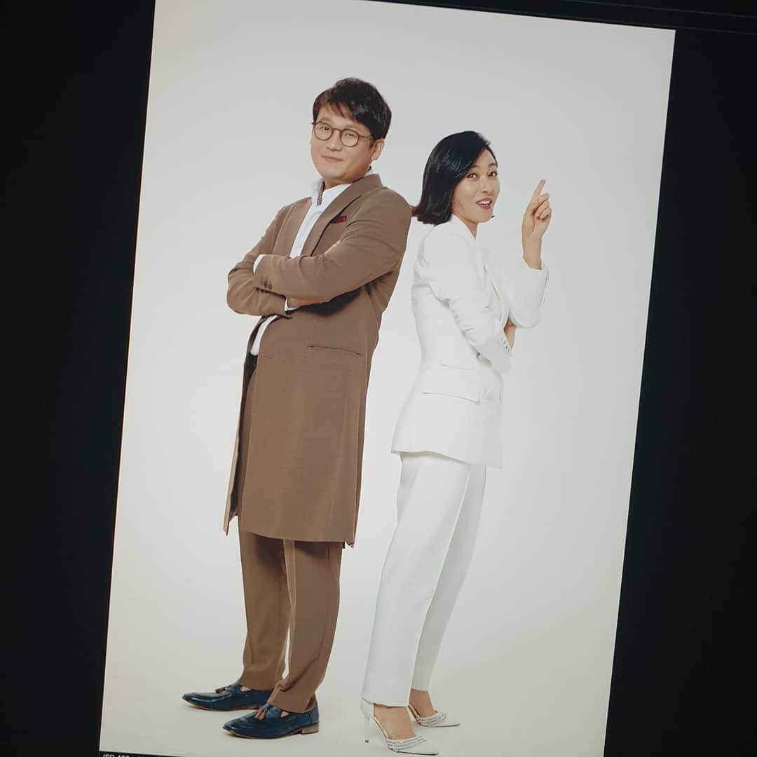 キム・ガンヒョンさんのインスタグラム写真 - (キム・ガンヒョンInstagram)「영남누나랑 즐거웠던 촬영...참 고마워요~~^^ #김강현 #장영남 #광고 #제품은나중에」2月29日 23時21分 - kim.kanghyun