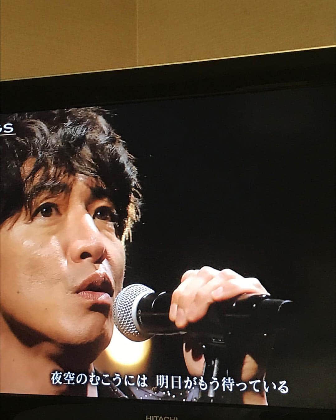 タカハタ秀太のインスタグラム：「富山31泊目。ホテルに戻ってテレビ付けたら木村拓哉。これ聴きたかったー。明日からも頑張れるわー。」