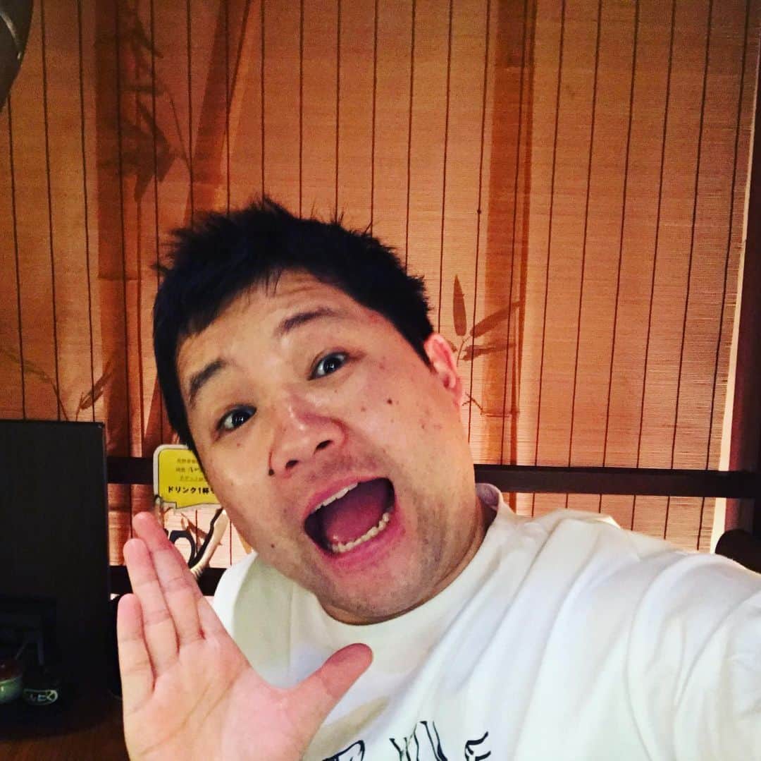 畠中悠のインスタグラム：「大貧民ありがとうございました！ 終わりでサンシャイン信清さんとラムしゃぶ！ 自撮り明るいグランプリ優勝の信清さん！ #大貧民 #ルミネtheよしもと #サンシャイン　さん #信清さん #ラムしゃぶ #のぶきよさん #のぶしゃぶ #ラムきよさん #きよのぶさん」