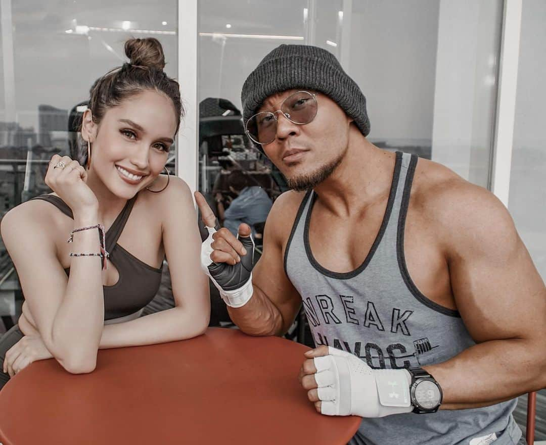 Cinta Lauraさんのインスタグラム写真 - (Cinta LauraInstagram)「Banyak sekali manfaat olahraga! Jangan males kalau mau punya badan yang ideal! 🙅‍♀️ Diet aja gak cukup. Learned a lot from @mastercorbuzier! • • Check out our conversation di YouTubeku. Link in bio! 💪 #Kiehlers #cintalaurakiehl」2月29日 15時41分 - claurakiehl