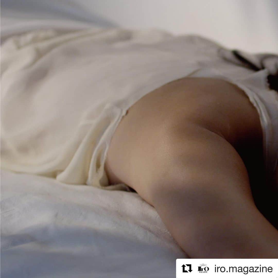 MICHIRUさんのインスタグラム写真 - (MICHIRUInstagram)「IRO magazine  05 issue The morning ﻿ Shines On You ﻿ ﻿ Directed by @foucault.and.co  始まりの朝✨✨✨ ﻿ makeup by @barbiemichiru﻿ #makebymichiru #makeupbymichiru﻿ ﻿ @iro.magazine with @get_repost﻿ ・・・﻿ ﻿ 周り続ける地球の上で﻿ 朝はいつでもどこかに際限なく訪れている﻿ ﻿ いつでも﻿ どこかで﻿ だれにでも﻿ ﻿ 都合の良い朝も 不都合な朝も﻿ すべてが目覚める朝、﻿ はじまりの輝きを放つ﻿ ﻿ “The morning” comes from place to place as the Earth turns. ﻿ Anytime﻿ Anywhere﻿ And for everyone “The morning” – It’s the moment that you feel everything around you starts breathing.﻿ No matter if it’s good, or not-so-good.﻿ “The morning” shines on you.﻿ ﻿ Directed by foucault.and.co #foucault.and.co﻿ Photo&Movie by Yoshihito Sasaguchi @sasaguchi_photo﻿ Make-up by Michiru(3rd) @barbiemichiru ﻿ Hair by Hiroki Kitada @hiroki_kitada Model by Amane @unknownmodelmanagement﻿ @amaneyadeeee ﻿ Graphic Design by Store inc. ﻿ Clothes by suzukitakayuki @suzukitakayuki_atelier﻿ Special thanks MakotoMiura @bonsaivibes﻿ ﻿ #iromagazine #issue03  #foucault.and.co #beauty #magazine #art」2月29日 16時33分 - barbiemichiru