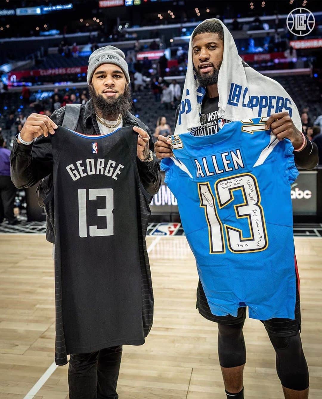 ポール・ジョージのインスタグラム：「Some of the best hands in the WORLD! Big respect bro @keenan13allen 🙌🏾🏈 🏀👋🏾 #13Gang」