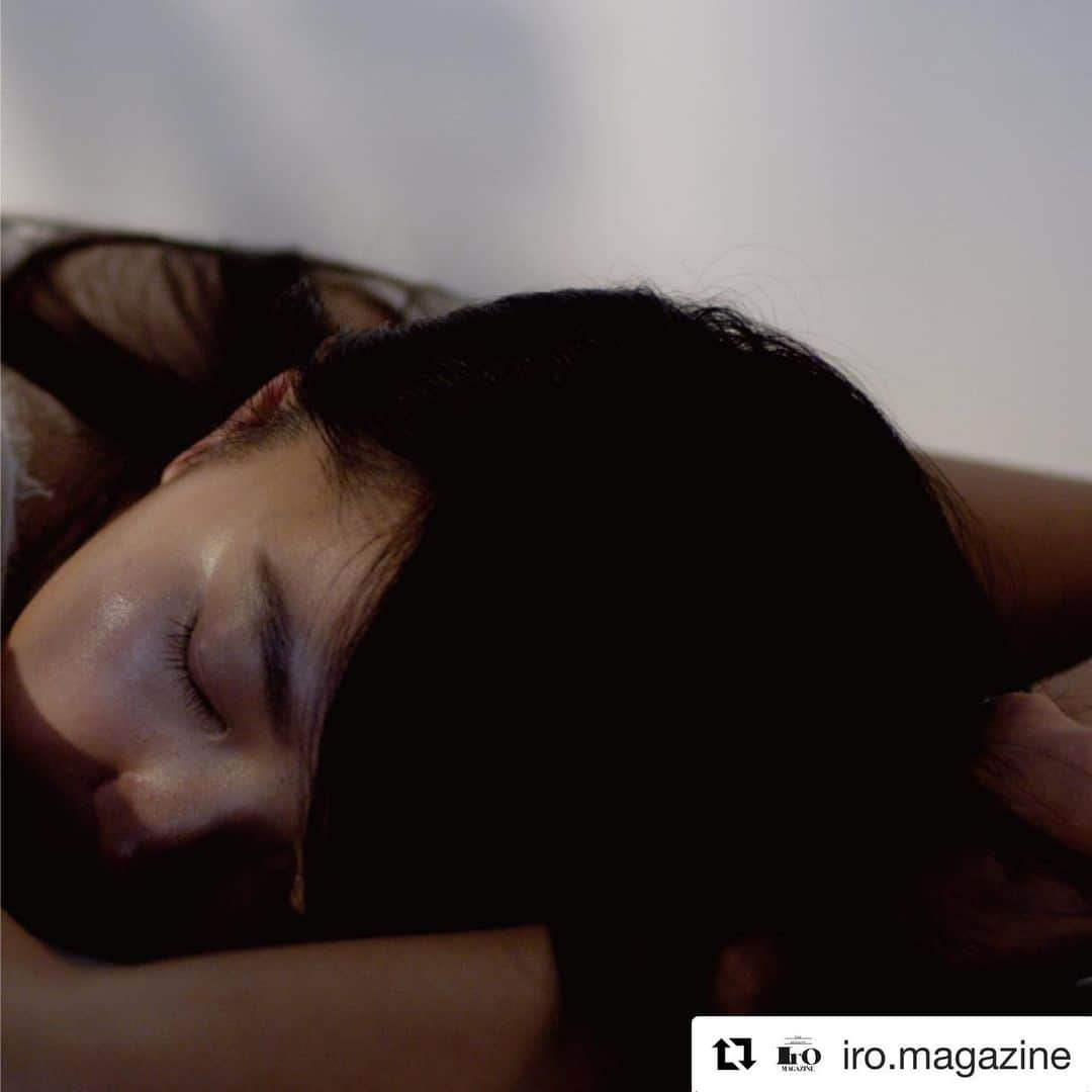 MICHIRUさんのインスタグラム写真 - (MICHIRUInstagram)「IRO magazine  05 issue  The morning ﻿ Shines On You ﻿ ﻿ Directed by @foucault.and.co  はじまりの朝、はじまりの輝き✨ ﻿ makeup by @barbiemichiru﻿ #makebymichiru #makeupbymichiru﻿ ﻿ @iro.magazine with @get_repost﻿ ・・・﻿ ﻿ 周り続ける地球の上で﻿ 朝はいつでもどこかに際限なく訪れている﻿ ﻿ いつでも﻿ どこかで﻿ だれにでも﻿ ﻿ 都合の良い朝も 不都合な朝も﻿ すべてが目覚める朝、﻿ はじまりの輝きを放つ﻿ ﻿ “The morning” comes from place to place as the Earth turns. ﻿ Anytime﻿ Anywhere﻿ And for everyone “The morning” – It’s the moment that you feel everything around you starts breathing.﻿ No matter if it’s good, or not-so-good.﻿ “The morning” shines on you.﻿ ﻿ Directed by foucault.and.co #foucault.and.co﻿ Photo&Movie by Yoshihito Sasaguchi @sasaguchi_photo﻿ Make-up by Michiru(3rd) @barbiemichiru ﻿ Hair by Hiroki Kitada @hiroki_kitada Model by Amane @unknownmodelmanagement﻿ @amaneyadeeee ﻿ Graphic Design by Store inc. ﻿ Clothes by suzukitakayuki @suzukitakayuki_atelier﻿ Special thanks MakotoMiura @bonsaivibes﻿ ﻿ #iromagazine #issue03  #foucault.and.co #beauty #magazine #art」2月29日 16時32分 - barbiemichiru