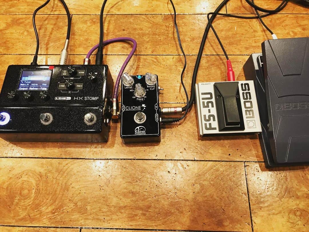 きこりさんのインスタグラム写真 - (きこりInstagram)「スタジオにて足周りをば。 #guitar #guitarist #line6 #hxstomp #stompbox #effector #vivie #boss #bosspedals #effectpedals #ギター #ギタリスト」2月29日 17時34分 - kikori1111