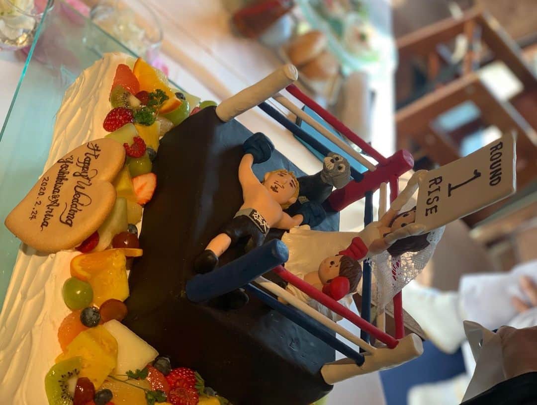 あゆむさんのインスタグラム写真 - (あゆむInstagram)「ありー＆狂犬選手夫婦Wedding♥️ ありーのドレス姿めちゃくちゃ綺麗やったああ✨💓(⸝⸝⸝´꒳`⸝⸝⸝) 2人の人柄の様にあたたかくて幸せいっぱいの素敵なお式で、とてもあたたかい気持ちになりました💓  森本家ベイビーの虎太郎くんも相変わらず可愛くて元気いっぱい🐯♥️ 森本家にたくさん幸せがふりそそぎますように！！♥️✨ 本当におめでとうございます🎉💗 #結婚式 #RISE #レースクィーン #r1seforce」2月29日 17時58分 - aym_lml