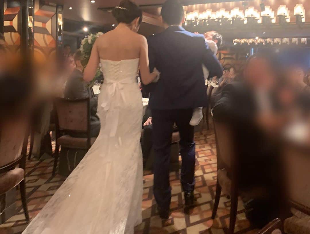 あゆむさんのインスタグラム写真 - (あゆむInstagram)「ありー＆狂犬選手夫婦Wedding♥️ ありーのドレス姿めちゃくちゃ綺麗やったああ✨💓(⸝⸝⸝´꒳`⸝⸝⸝) 2人の人柄の様にあたたかくて幸せいっぱいの素敵なお式で、とてもあたたかい気持ちになりました💓  森本家ベイビーの虎太郎くんも相変わらず可愛くて元気いっぱい🐯♥️ 森本家にたくさん幸せがふりそそぎますように！！♥️✨ 本当におめでとうございます🎉💗 #結婚式 #RISE #レースクィーン #r1seforce」2月29日 17時58分 - aym_lml