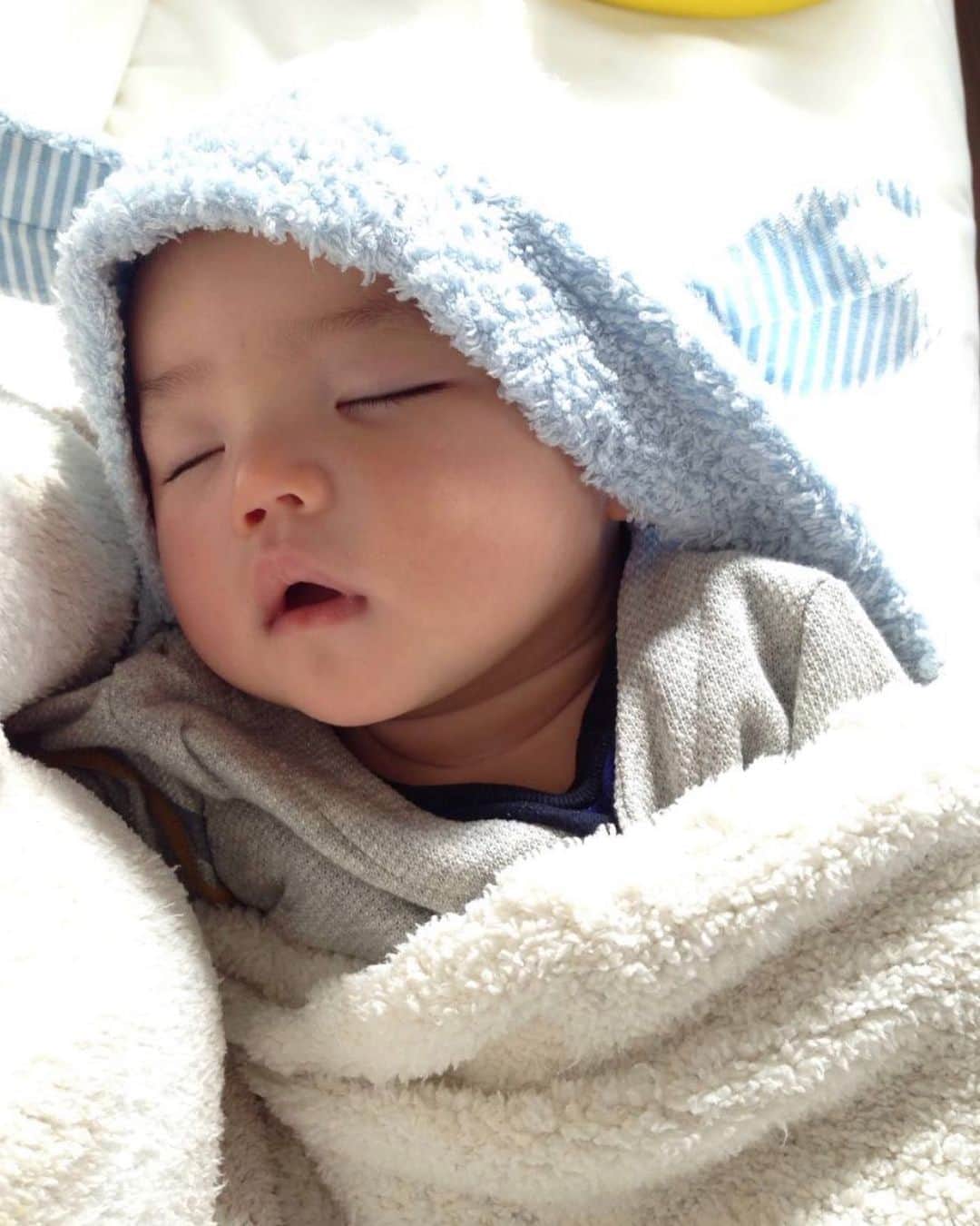 村主章枝さんのインスタグラム写真 - (村主章枝Instagram)「I can't believe my nephew was like this. 甥っ子が、こんなに小さかったなんて信じられない #baby  #nephew」2月29日 18時12分 - fumie.suguri